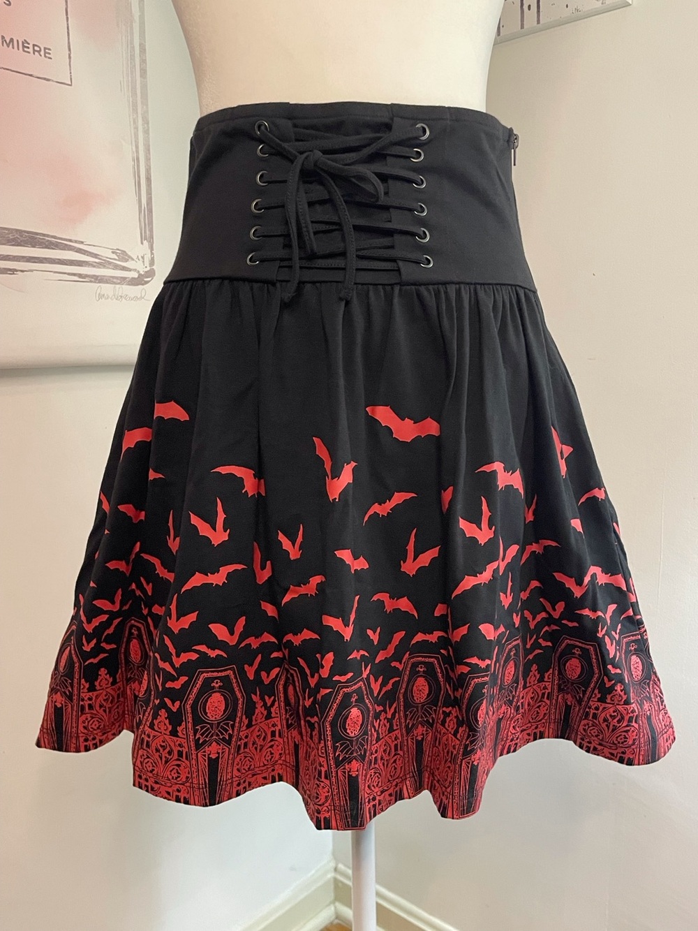 Hot Topic Dracula Bat Lace-Up Skirt Size M Black & Red